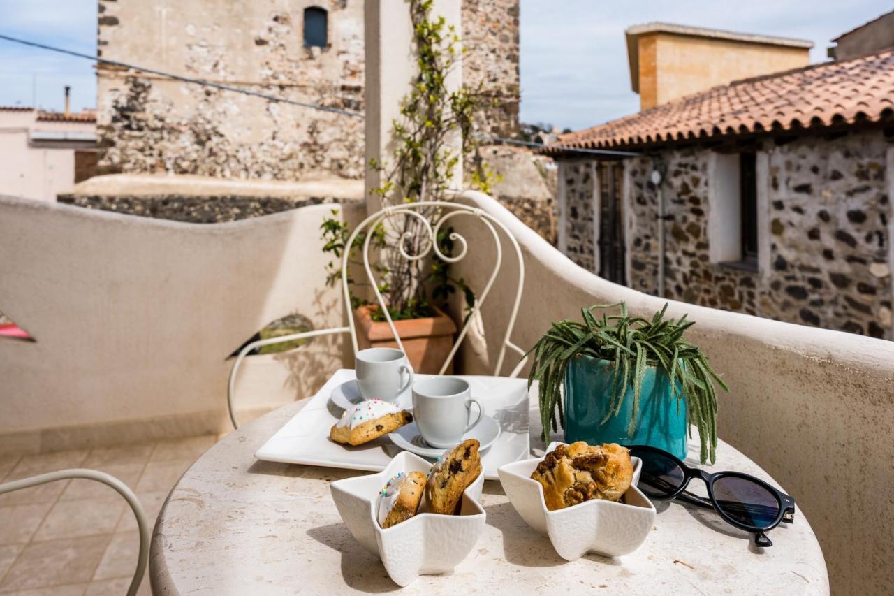 Domo Mea Terra E Domo Mea Chelu - Comfort Nel Centro Storico Di Orosei Luaran gambar